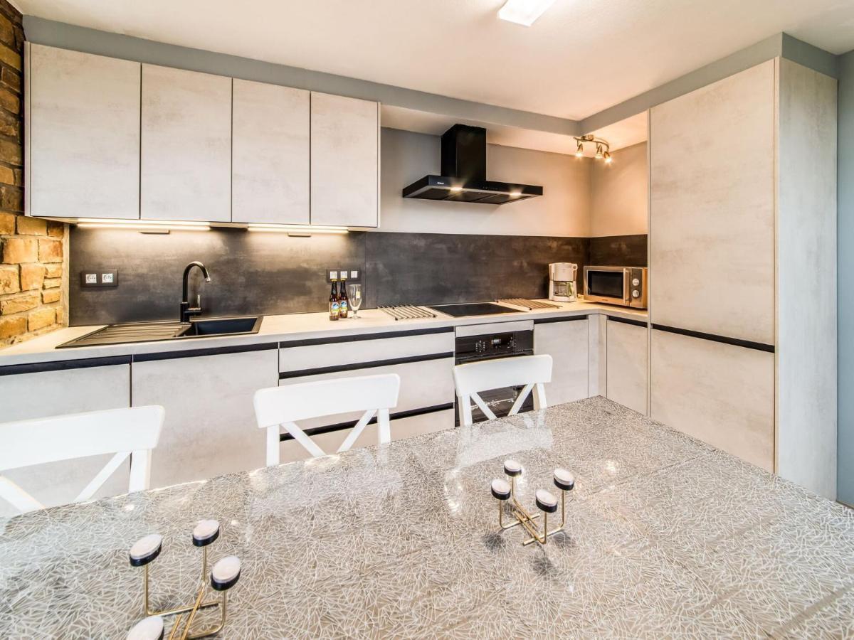 Modern Holiday Home In Lavacherie سينت اوده المظهر الخارجي الصورة